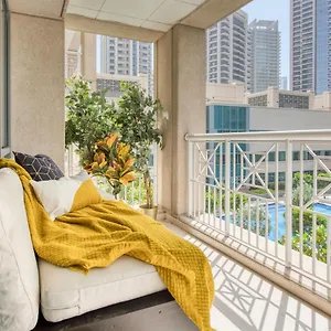 Maison Privee - Radiant Urban Retreat With Iconic Burj Khalifa Vws Dubai