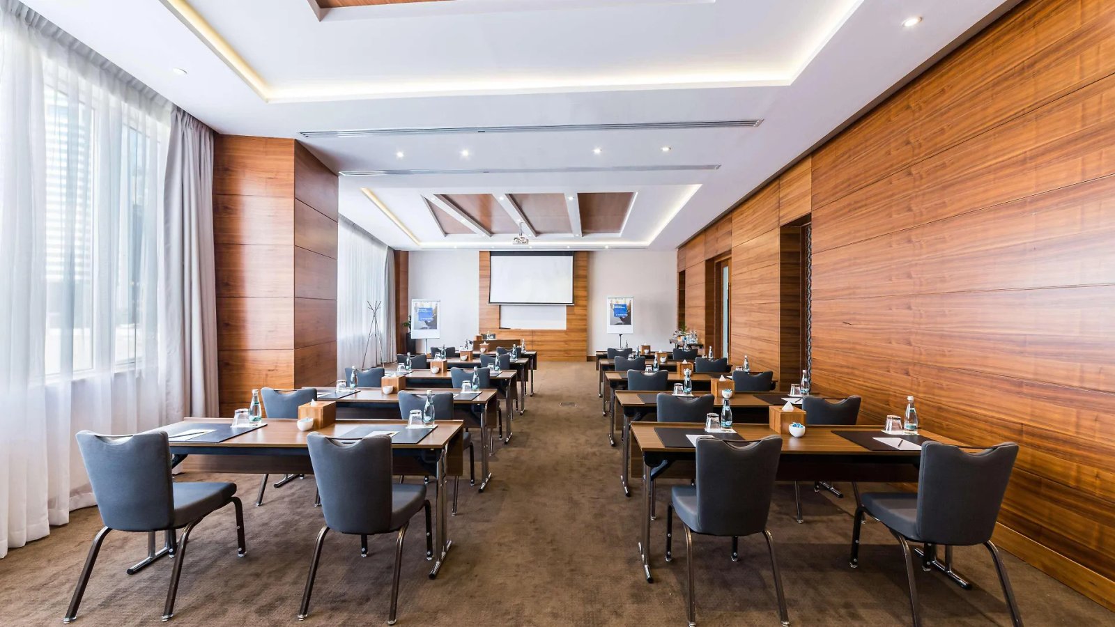 Radisson Blu Hotel, Dubai Waterfront 5*,  United Arab Emirates